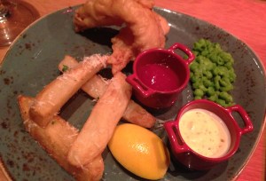 The first try - unappealing and unartistic with cold mushy peas and puny fried fish. 